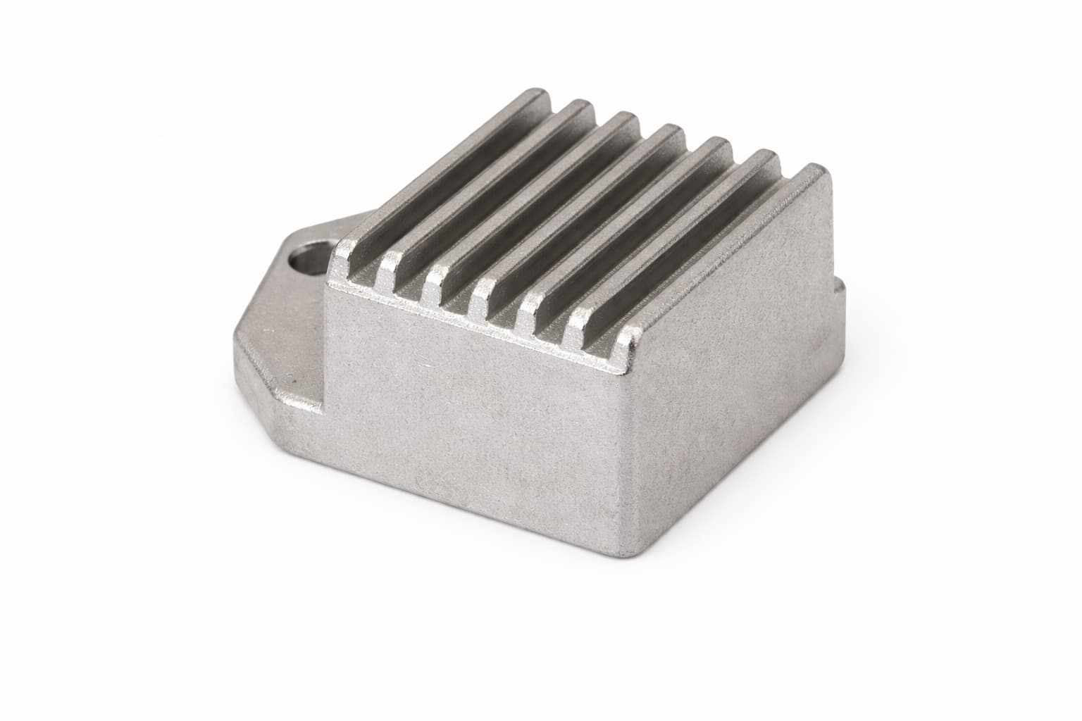 Jänniteensäädin yamaha skootterit